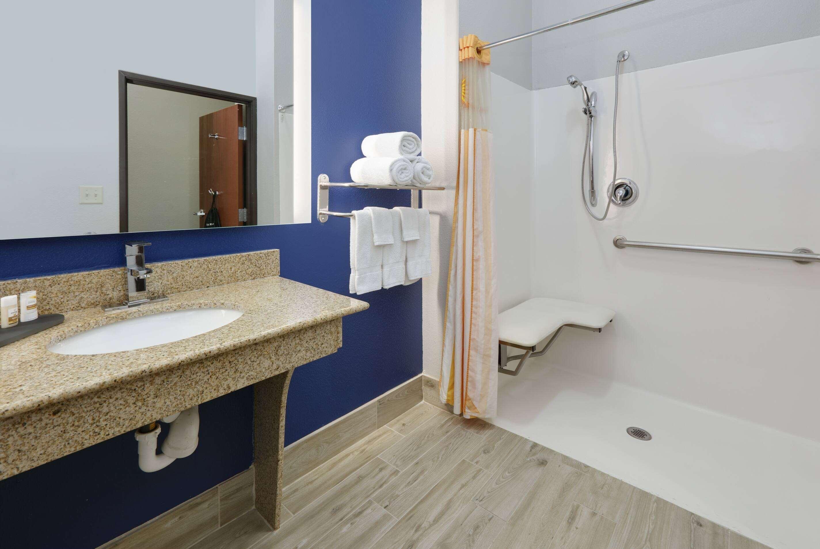 La Quinta By Wyndham Denton - University Drive Dış mekan fotoğraf