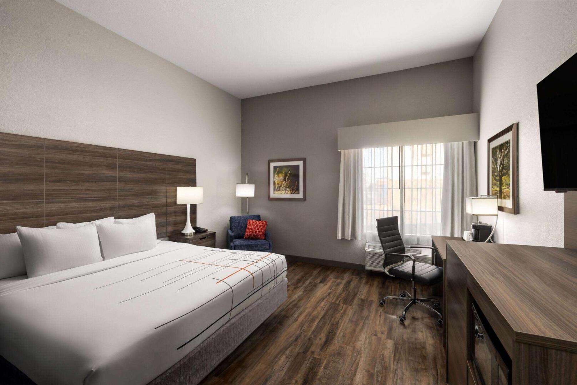 La Quinta By Wyndham Denton - University Drive Dış mekan fotoğraf