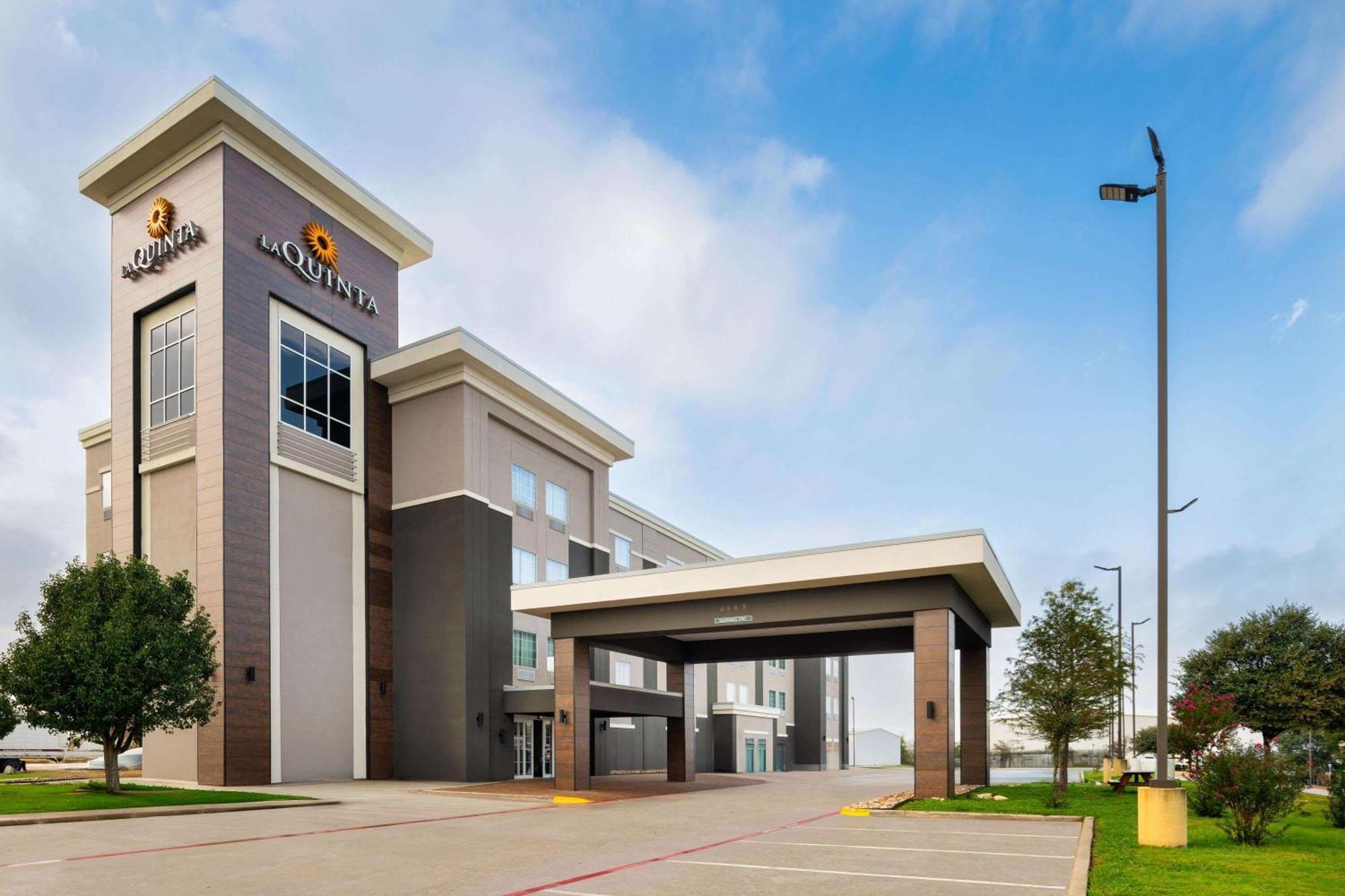 La Quinta By Wyndham Denton - University Drive Dış mekan fotoğraf